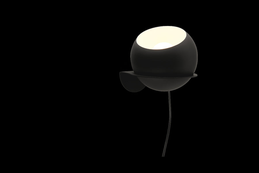 Sphere wall flat seinävalaisin