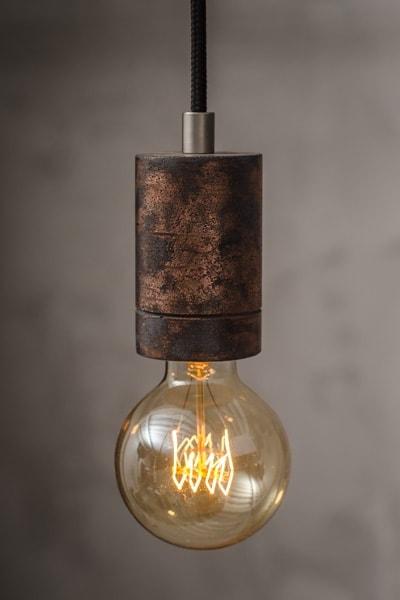 Kalla metal riippuvalaisin